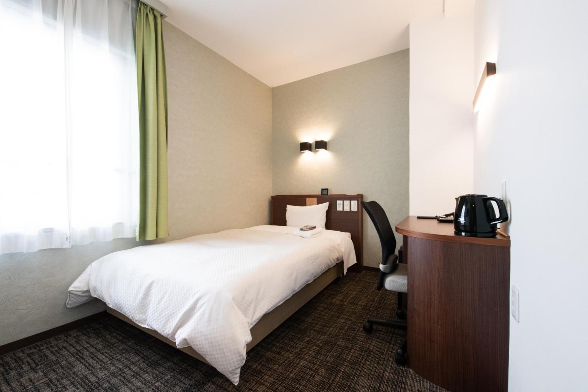 Ueno First City Hotel Tokyo Esterno foto