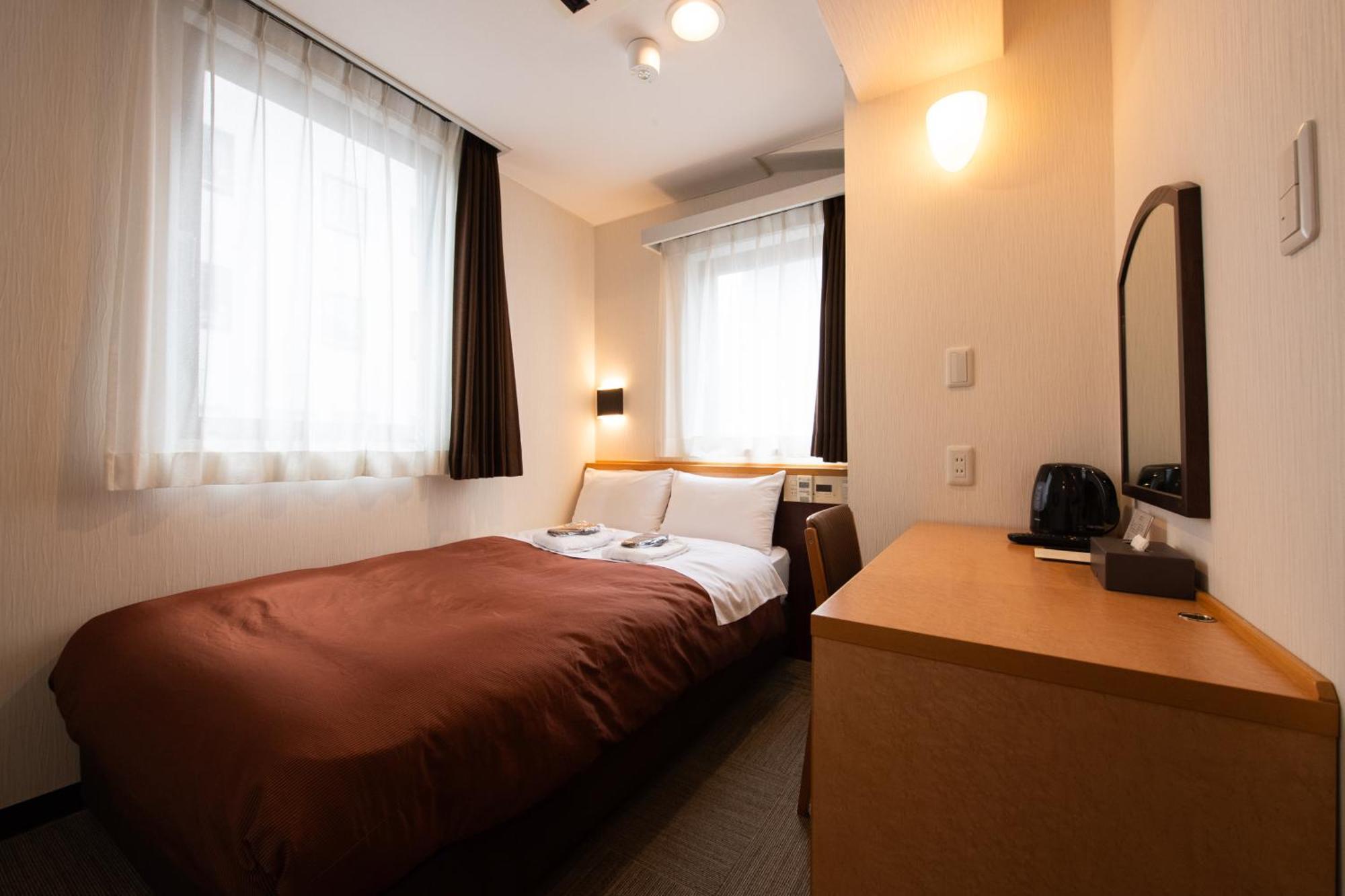 Ueno First City Hotel Tokyo Esterno foto